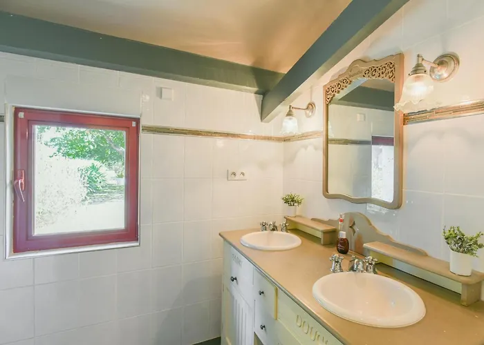 Les Artals בית נופש *